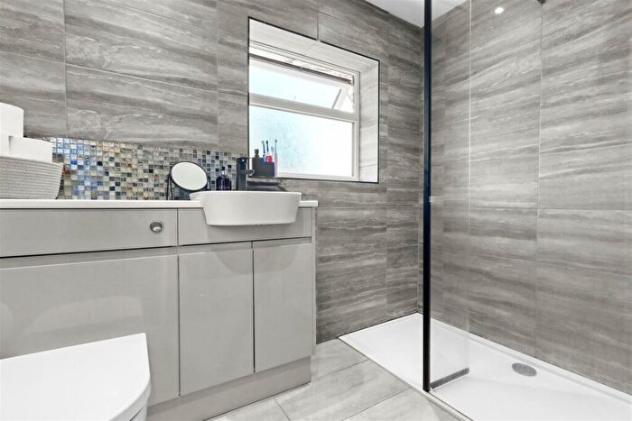 3 Bedroom End Of Terrace House For Sale In Bowley Road, Hailsham, BN27