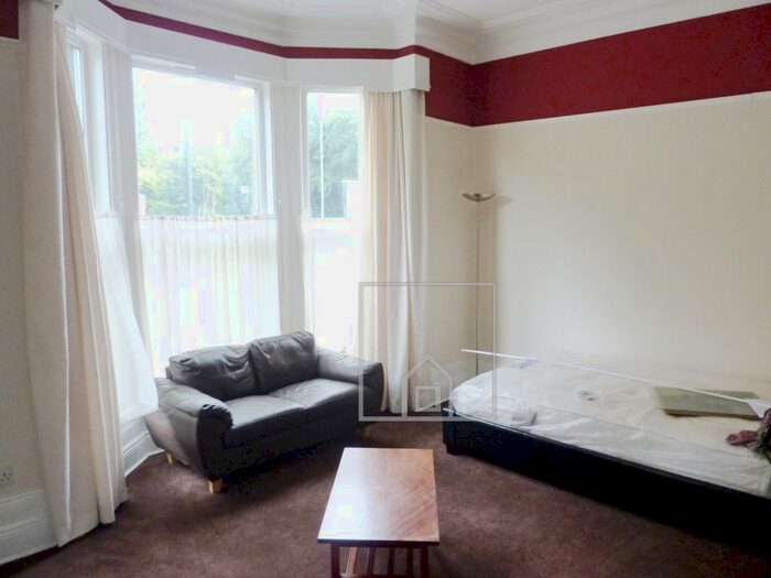 1 Bedroom Flat To Rent In - Hyde Park Road, Leeds, West Yorkshire, LS6