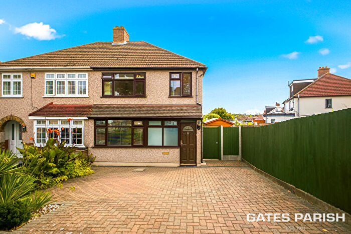 3 Bedroom Semi-Detached House For Sale In Heron Way, Upminster, RM14