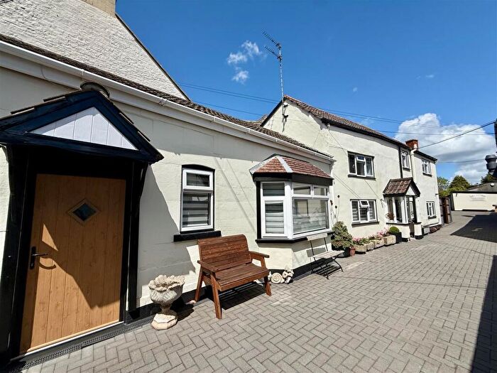 2 Bedroom Detached House To Rent In Market Place, Melksham, SN12