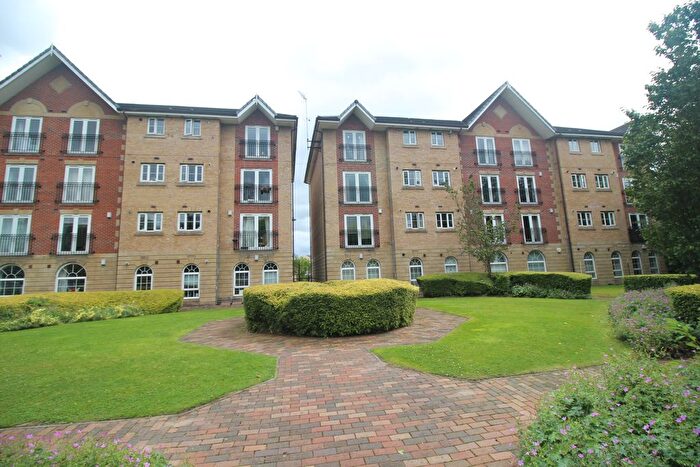 2 Bedroom Flat To Rent In Labrador Quay, Salford Quays, Salford, M50