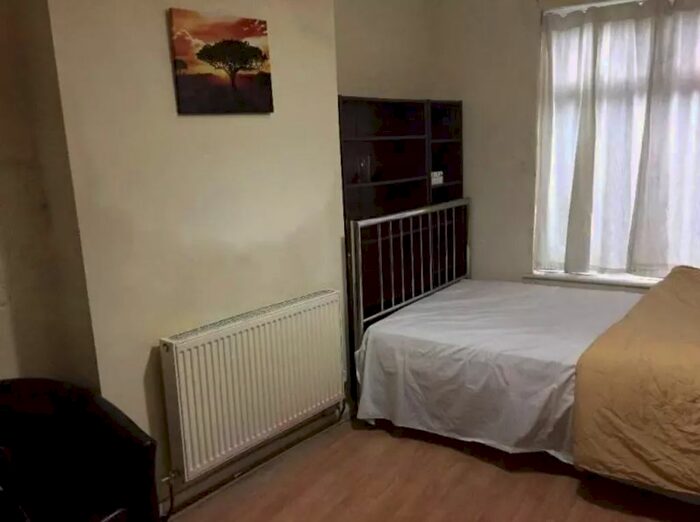 1 Bedroom Flat To Rent In Fenella Street, Manchester, M13