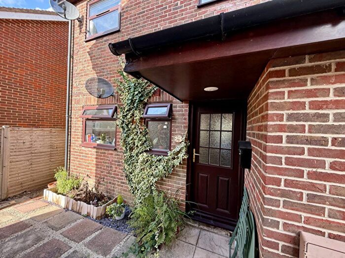 1 Bedroom Flat To Rent In Harris Court, Station Road, Liphook, Hampshire, GU30