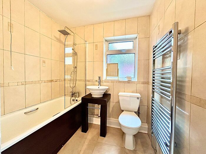 1 Bedroom Flat To Rent In Edward Road, London, E17