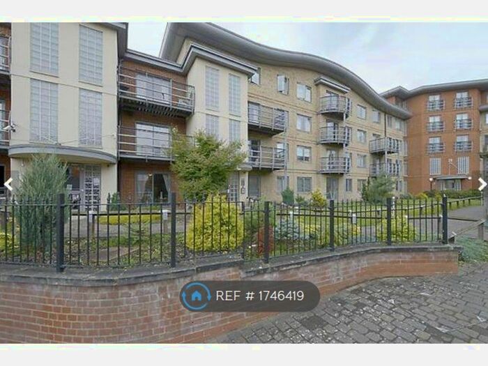 2 Bedroom Flat To Rent In Jubilee Square, Reading, RG1