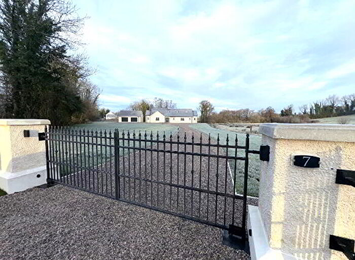 6 Bedroom Chalet Bungalows For Sale In Drumhirk Road, Lisbellaw, BT94