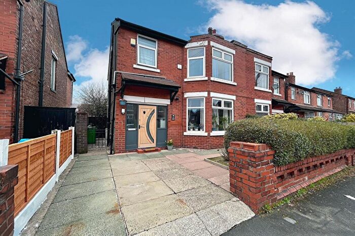 3 Bedroom Semi Detached House For Sale In Barnsfold Avenue, Fallowfield, M14