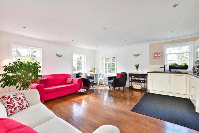 1 Bedroom Apartment For Sale In Highfield Lane, Tyttenhanger, Hertfordshire, St. Albans, AL4