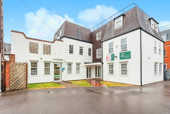 1 Bedroom Flat To Rent In Marsham Way, Gerrards Cross, SL9