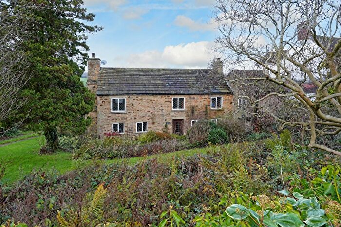 3 Bedroom Cottage For Sale In Commonside Road, Barlow, Dronfield, S18