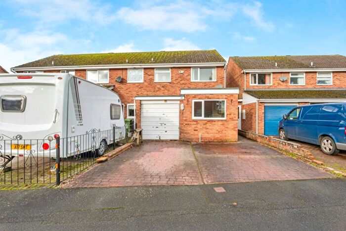 3 Bedroom Semi Detached House For Sale In Bonington Drive, Hereford, HR4