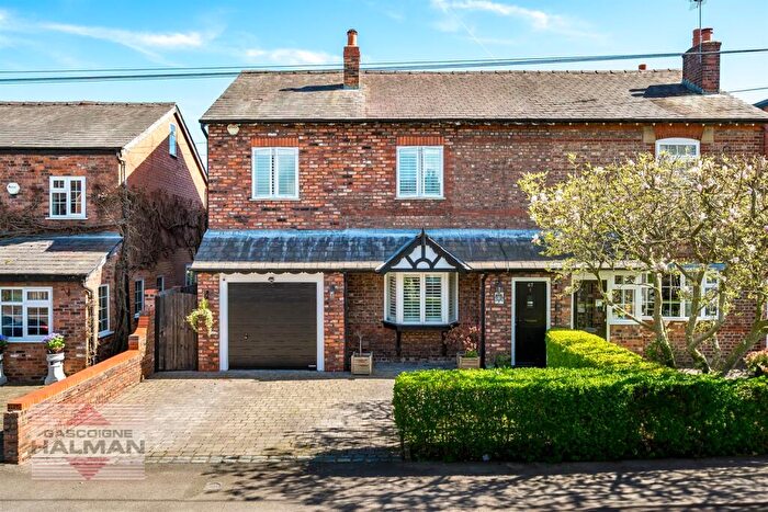 4 Bedroom Semi Detached House For Sale In South Oak Lane, Wilmslow, SK9