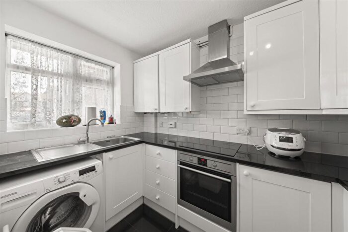 3 Bedroom Terraced House For Sale In Regents Close, Hayes, UB4