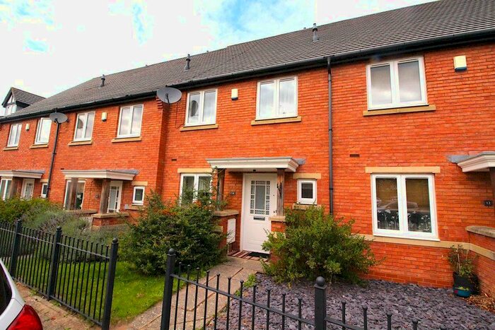 3 Bedroom Property To Rent In Frewen Road, Cawston, Rugby, CV22