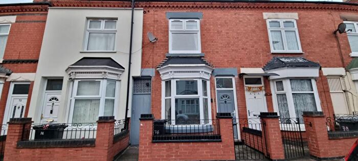3 Bedroom Town House For Sale In Lancashire Street, Leicester, LE4