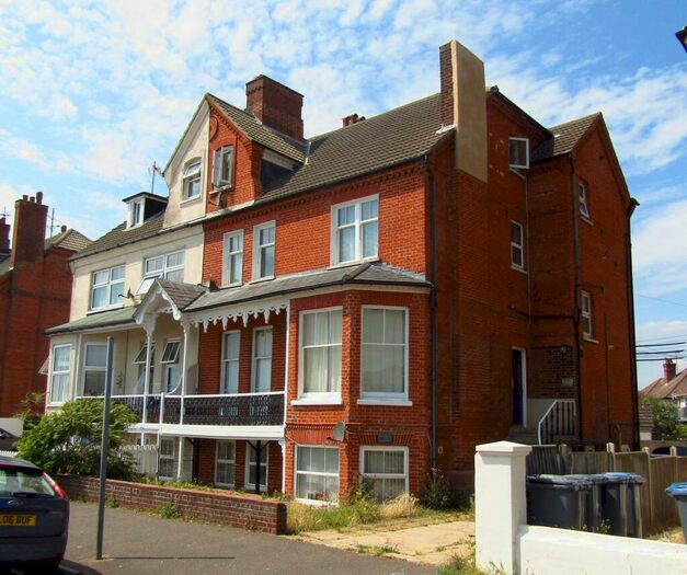 2 Bedroom Flat To Rent In Sea Road, Felixstowe, IP11
