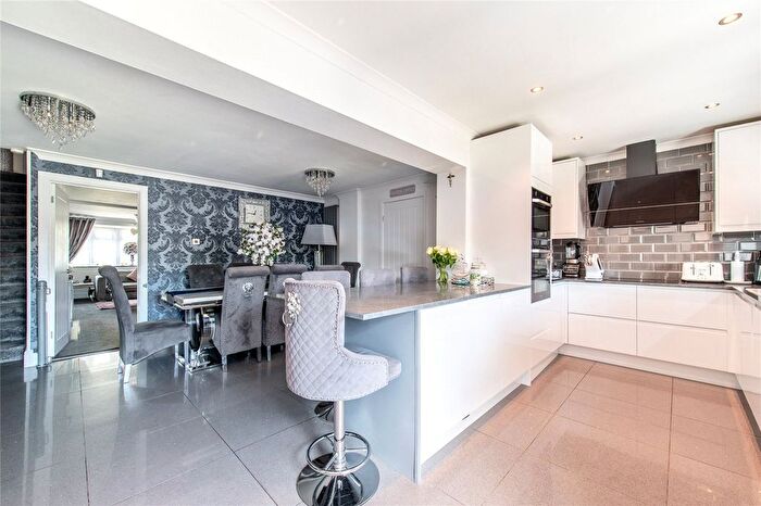 5 Bedroom Semi-Detached House For Sale In Mierscourt Road, Rainham, Kent, ME8