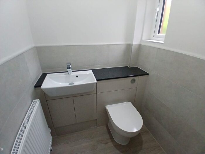 5 Bedroom Detached House To Rent In Pebblehill Road, Betchworth, RH3