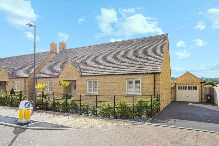 3 Bedroom Bungalow For Sale In Maurice Gardens, Willersey, Broadway, WR12