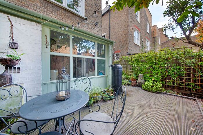 1 Bedroom Maisonette To Rent In Clapham Common North Side, Clapham, SW4