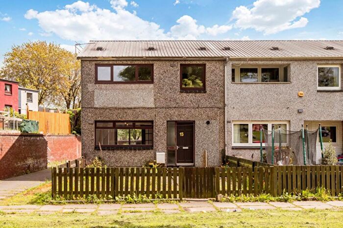 3 Bedroom Terraced House For Sale In Findhorn Place, Kirkcaldy, KY2