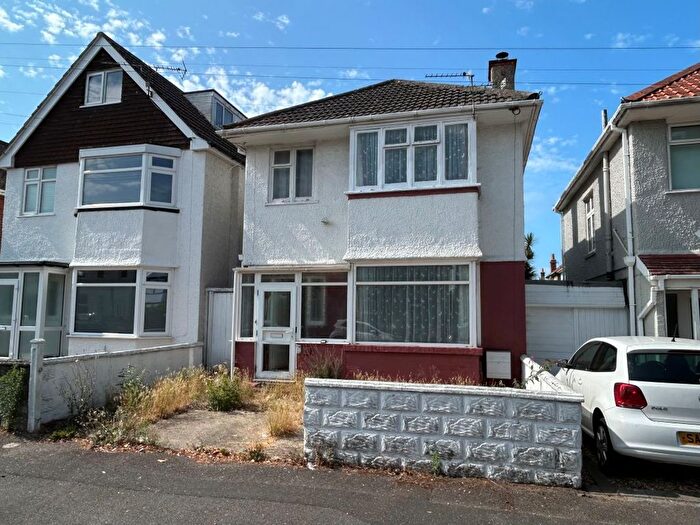 3 Bedroom Detached House For Sale In Fenton Road, Bournemouth, Dorset, BH6