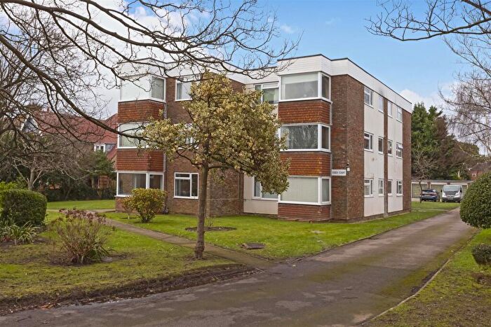 1 Bedroom Flat To Rent In West Avenue, Worthing, BN11