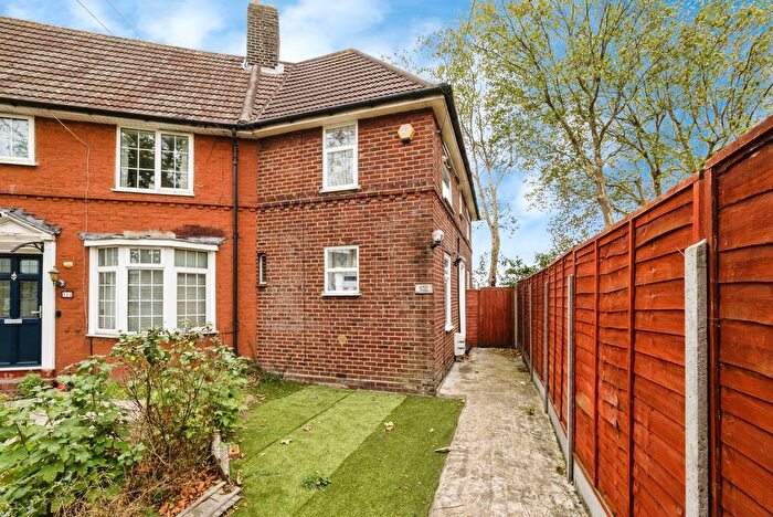 2 Bedroom End Terrace House For Sale In Becontree Avenue, Dagenham, RM8