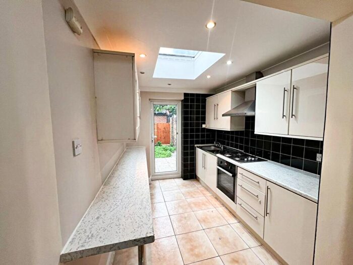 2 Bedroom Flat To Rent In Mortlake Road, Ilford, IG1