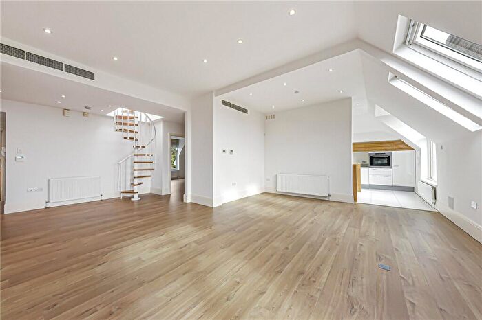 3 Bedroom Apartment To Rent In Redington Road, Hampstead, London, NW3