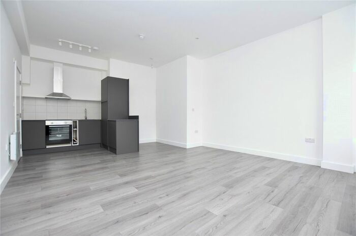 Studio To Rent In Portland Road, London, SE25