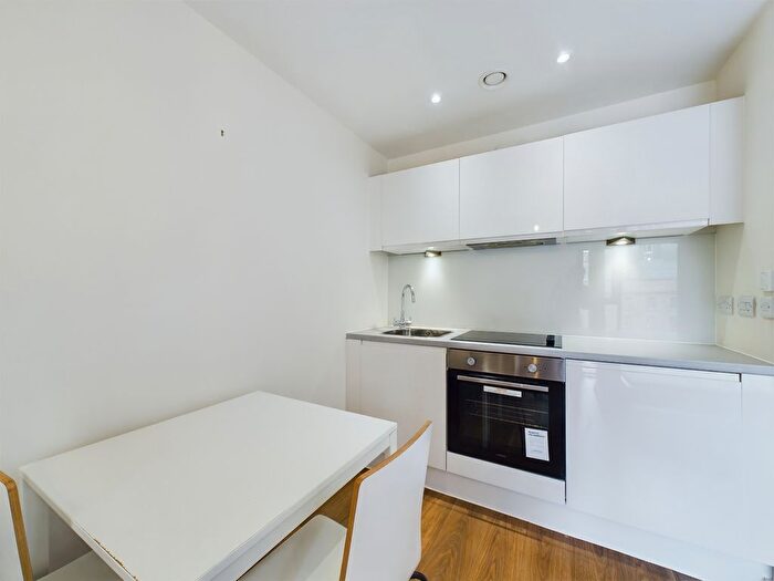 Studio To Rent In Block C, Wolstenholme Square, L1
