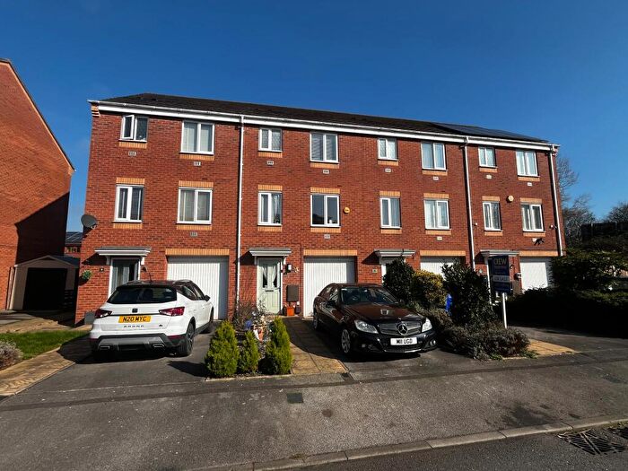 4 Bedroom Town House For Sale In Balata Way, Burton-on-Trent, DE13
