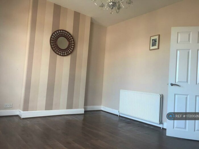 1 Bedroom Maisonette To Rent In Nags Head Road, Ponders End, EN3