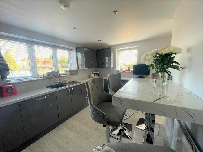 3 Bedroom Property To Rent In Lodge Lane, Collier Row, Romford, RM5