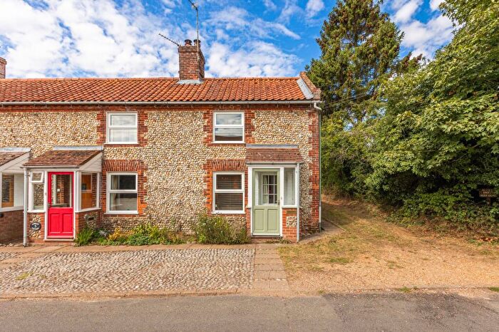2 Bedroom End Of Terrace House For Sale In Chain Free And Elegant Two-Bedroom Home In Idyllic Kettlestone, NR21