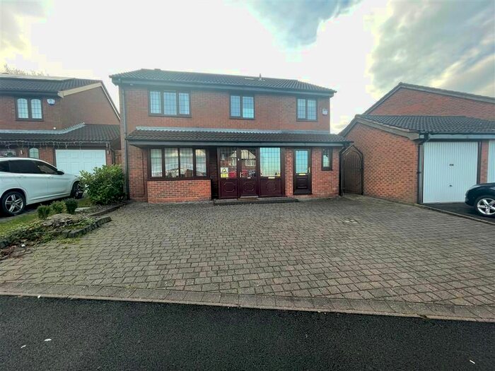 4 Bedroom Property To Rent In Bishops Way, Sutton Coldfield B74