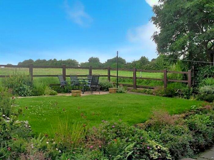 3 Bedroom Semi-Detached House To Rent In Dale Road, Stanton By Dale, DE7