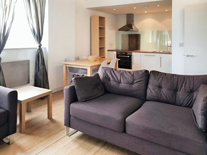 2 Bedroom Flat To Rent In Cross York Street, Leeds, West Yorkshire, Uk, LS2