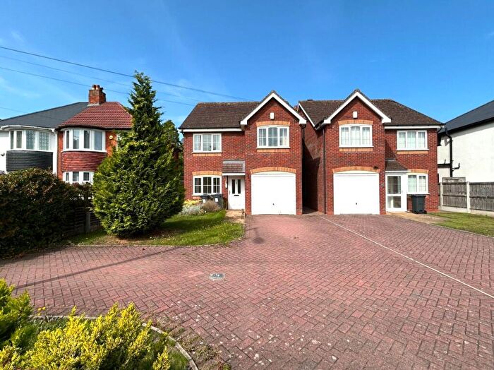 4 Bedroom Detached House To Rent In Whitehouse Common Road, Sutton Coldfield, West Midlands, B75
