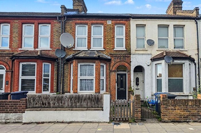 1 Bedroom Flat For Sale In Popes Lane, London, W5