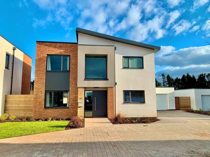 3 Bedroom Detached House To Rent In Regency Drive, Exeter, EX2