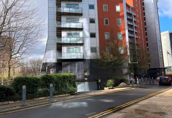 1 Bedroom Apartment To Rent In Parking Space, Whitehall Quay, Leeds, LS1