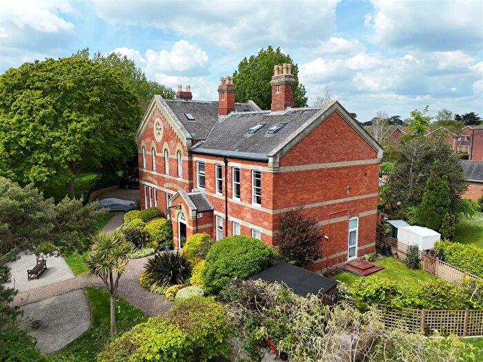 2 Bedroom Apartment To Rent In Dragoon Way, Christchurch, BH23
