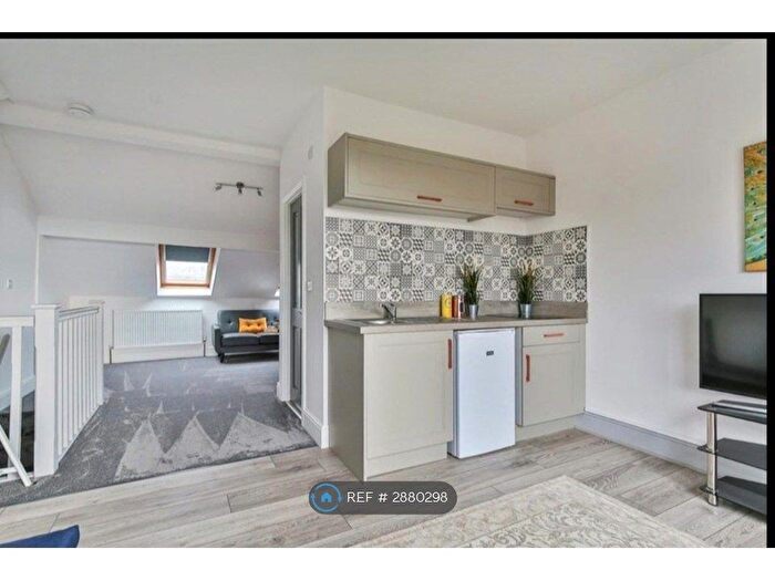 Studio To Rent In Wheathouse Road, Huddersfield, HD2