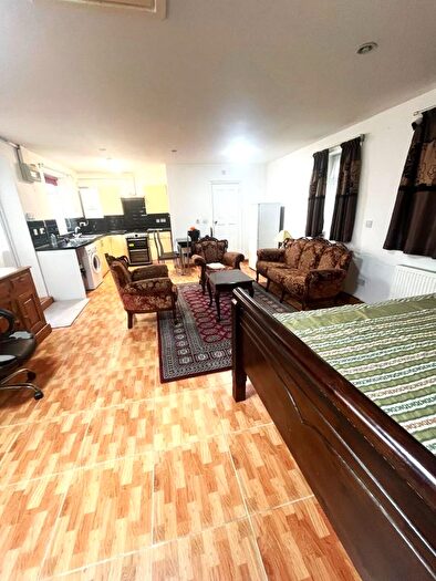 Studio To Rent In Ashurst Drive, Ilford, IG2