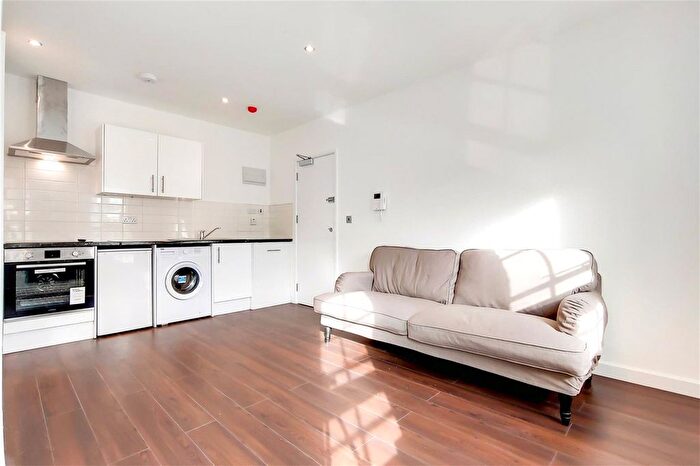1 Bedroom Flat To Rent In Heath Road, Twickenham, TW1