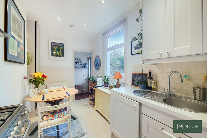 1 Bedroom Apartment To Rent In Napier Road, Kensal Green, NW10