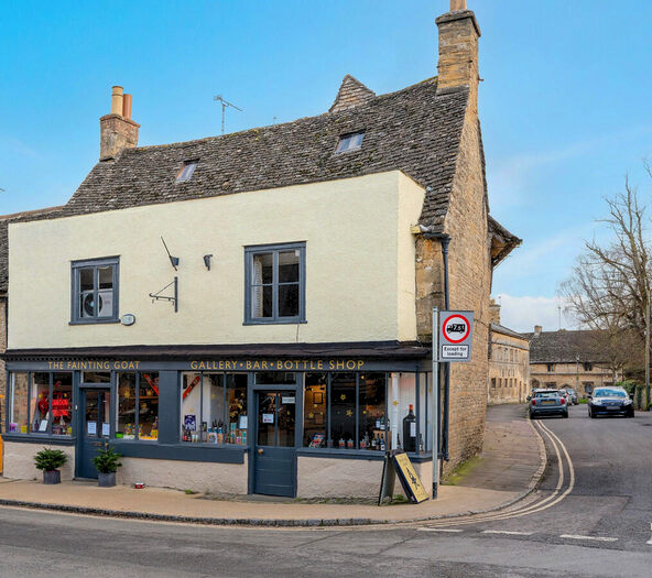 2 Bedroom End Of Terrace House For Sale In Lower High Street Burford, Oxfordshire, OX18