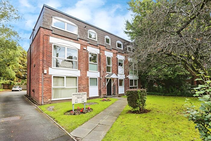 2 Bedroom Flat To Rent In Leewood Court, Hooley Range, Heaton Moor, Stockport, SK4